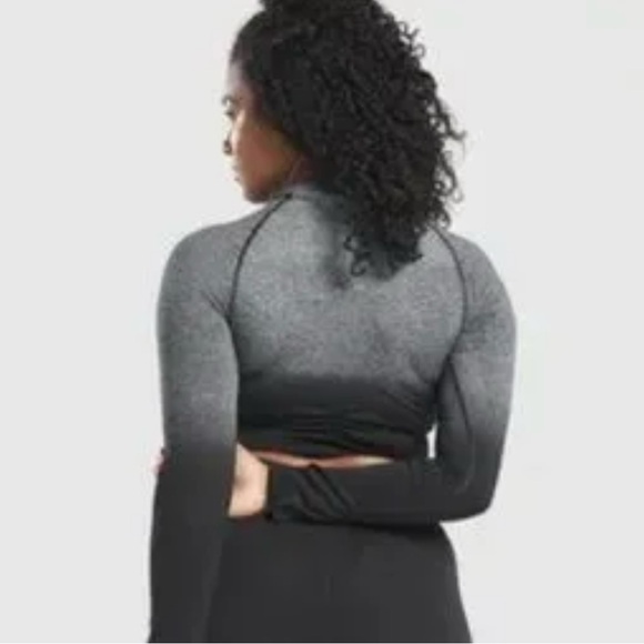 Gymshark Ombré Crop Top - Picture 6 of 9